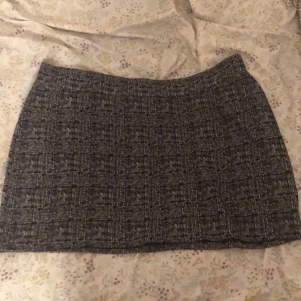 Black and White Patterned Mini Skirt - Picture 1 of 3